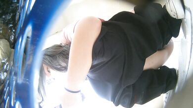 公园女厕暗藏摄像头偷拍27位美女少妇的各种美鲍鱼 (1)